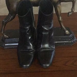 Saint Laurent leather ankle boots